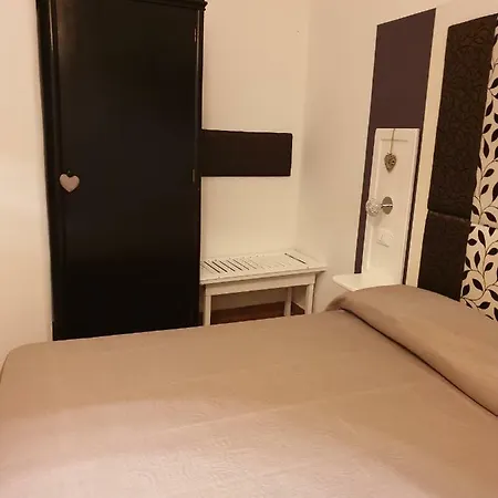 Casa Marta Sant'erasmo Палермо